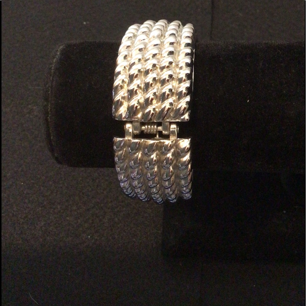 Silver Tone Rope Design Spring Clasp 1” Wide Bangle - Picture 2 of 3